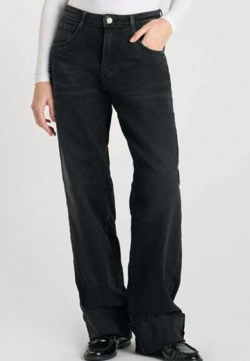 Свободные джинсы