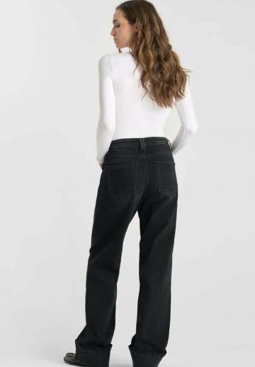 Свободные джинсы