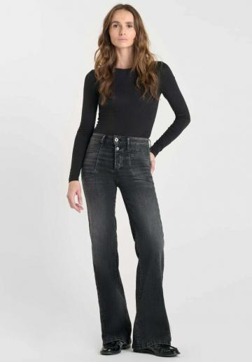 Клешеные брюки