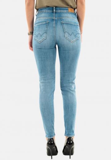Узкие джинсы