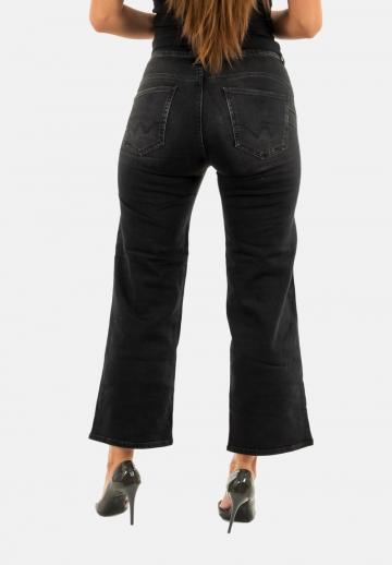 Клешеные джинсы