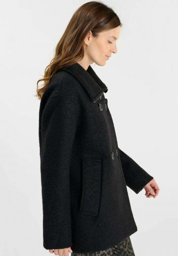 Короткое пальто