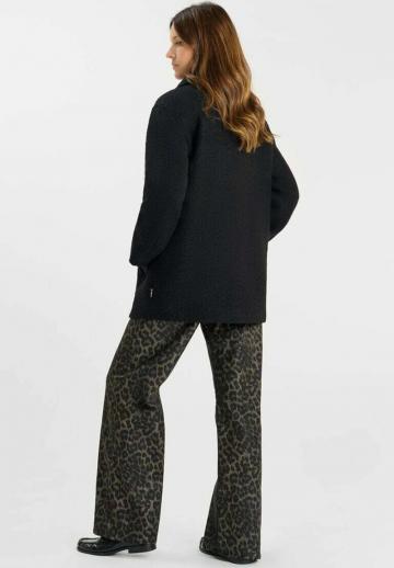 Короткое пальто