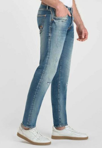 Узкие джинсы