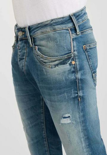 Узкие джинсы