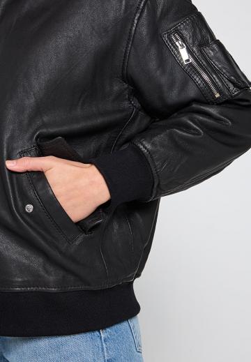 Кожаная куртка