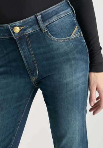 Короткие джинсы