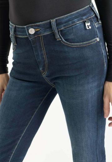 Клешеные брюки