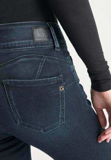 Клешеные брюки