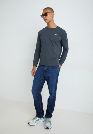 Прямые джинсы