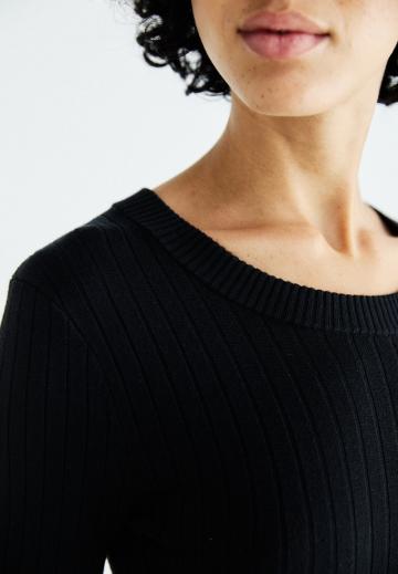 Вязаное платье