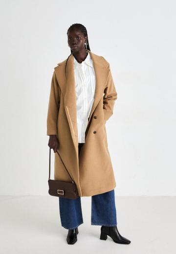 Шерстяное пальто