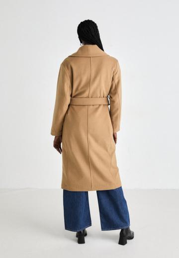 Шерстяное пальто