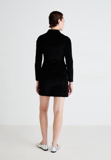 Короткое платье