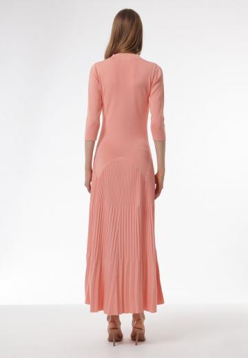 Вязаное платье