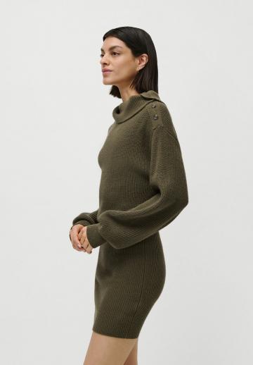 Вязаное платье