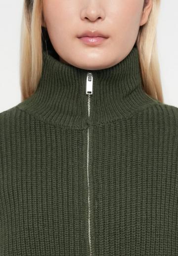 Вязаная кофта