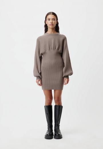 Вязаное платье