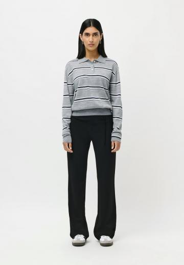 Пуловер в полоску
