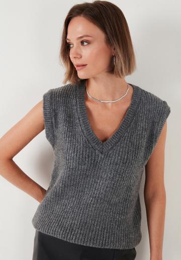 Пуловер без рукавов
