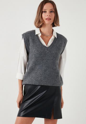 Пуловер без рукавов
