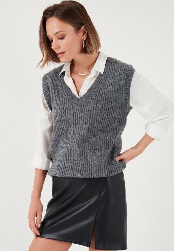 Пуловер без рукавов