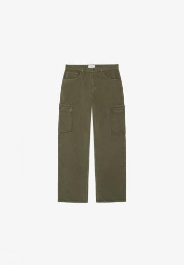 Брюки с накладными карманами