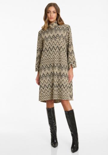 Вязаное платье