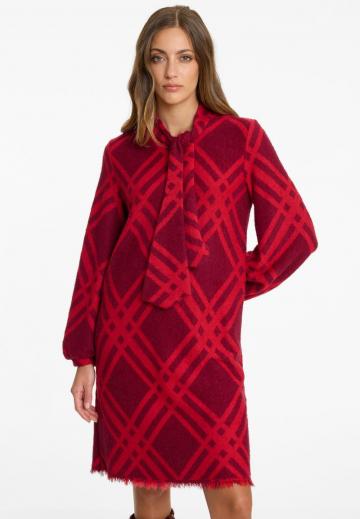 Вязаное платье