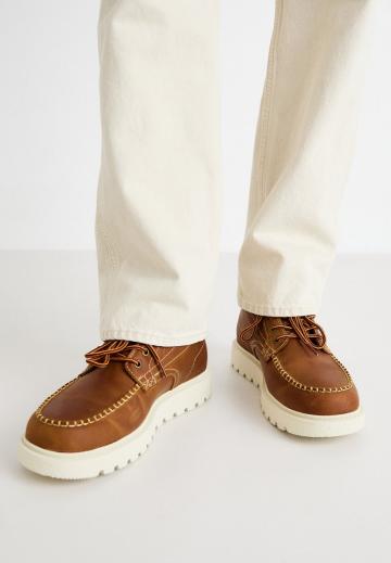 Ботинки на шнуровке