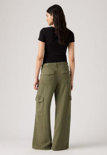 Брюки с накладными карманами