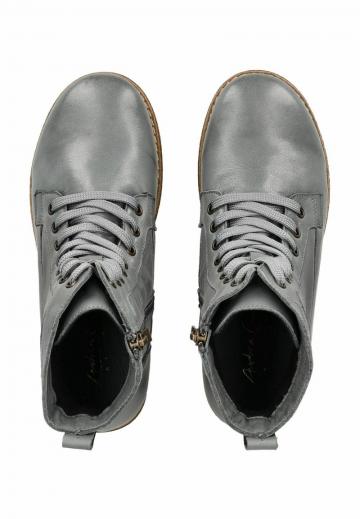 Ботинки на шнуровке