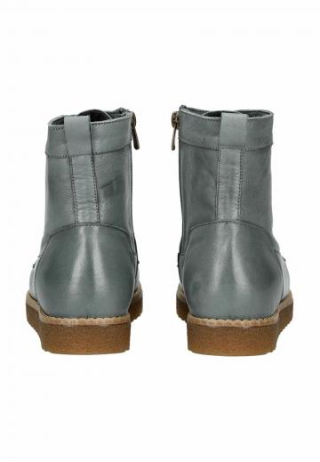 Ботинки на шнуровке