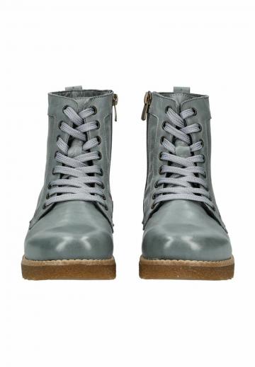Ботинки на шнуровке