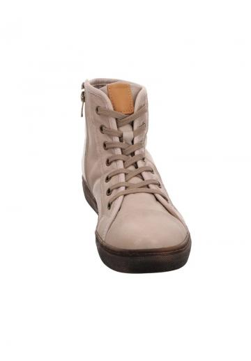 Ботинки на шнуровке