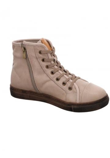 Ботинки на шнуровке