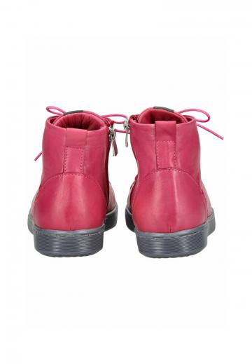 Ботинки на шнуровке