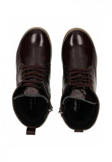 Ботинки на шнуровке