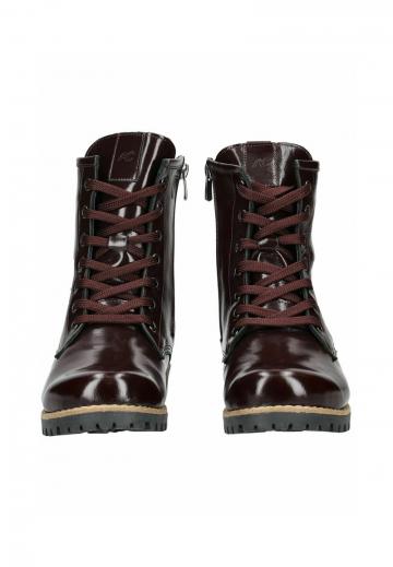 Ботинки на шнуровке