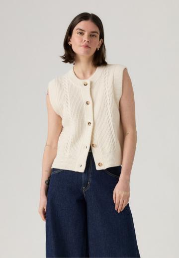 Вязаный жилет