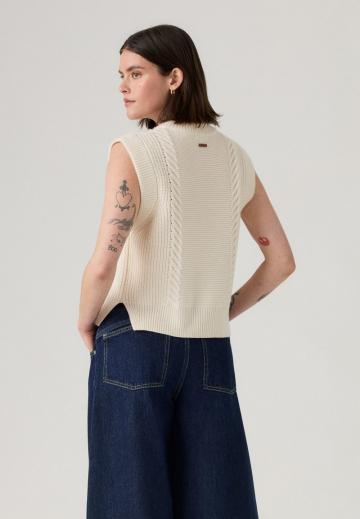 Вязаный жилет