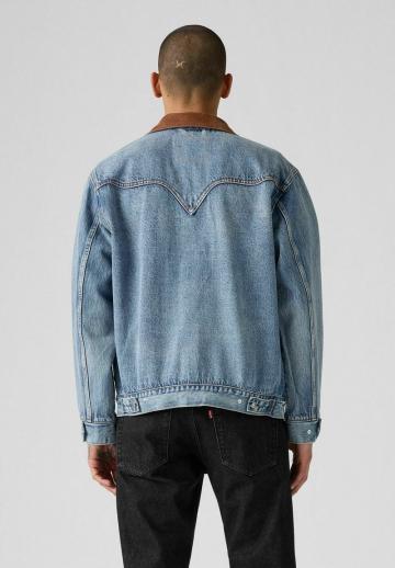Джинсовая куртка