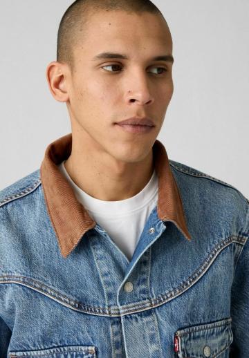 Джинсовая куртка