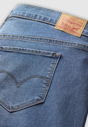 Прямые джинсы