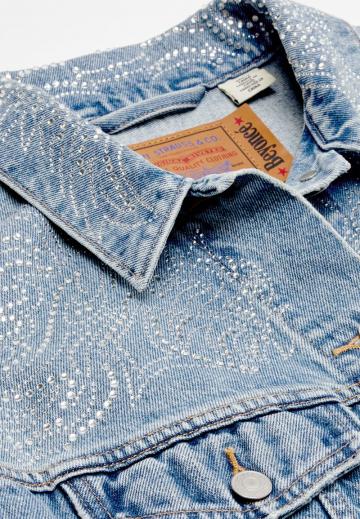 Джинсовая куртка