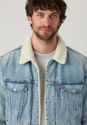 Джинсовая куртка