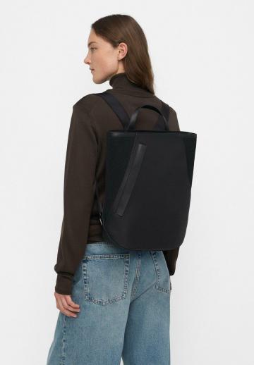 Кожаный рюкзак