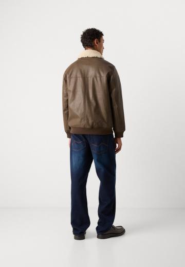 Куртка бомбер