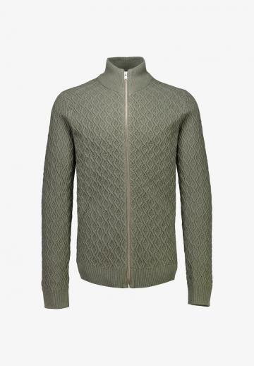 Вязаная кофта