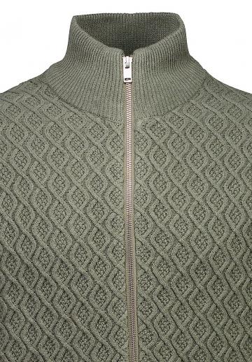 Вязаная кофта